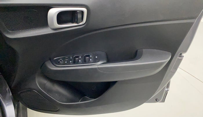 2021 Hyundai VENUE S+ 1.2, Petrol, Manual, 71,739 km, Driver Side Door Panels Control