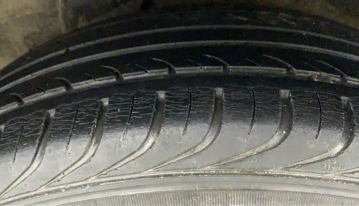 2011 Hyundai i20 MAGNA 1.2, Petrol, Manual, 87,753 km, Left Rear Tyre Tread