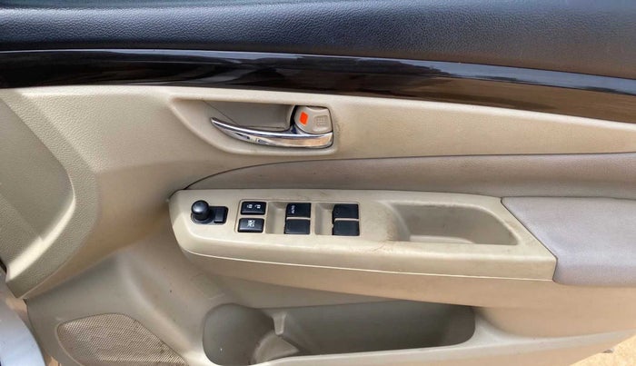 2014 Maruti Ciaz ZXI, Petrol, Manual, 86,694 km, Driver Side Door Panels Control