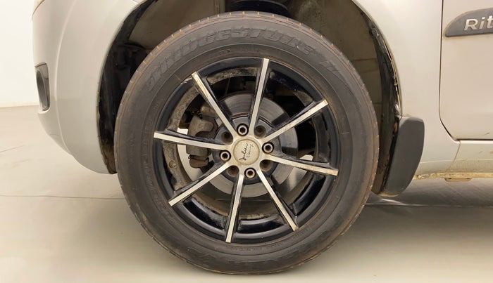 2011 Maruti Ritz VXI, Petrol, Manual, 57,439 km, Left Front Wheel