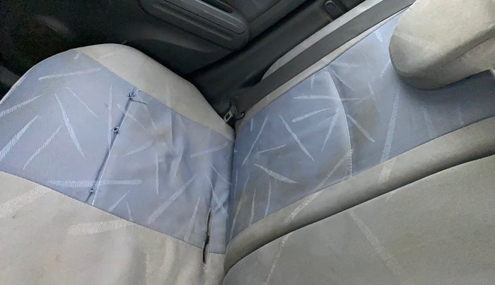 2011 Maruti Ritz VXI, Petrol, Manual, 57,439 km, Second-row right seat - Cover slightly stained