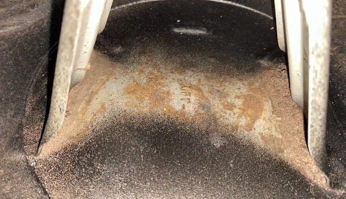 2011 Maruti Ritz VXI, Petrol, Manual, 57,439 km, Boot floor - Slight discoloration