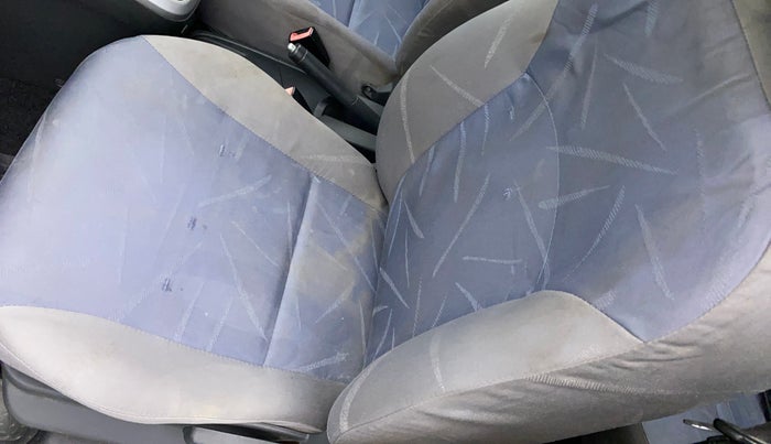 2011 Maruti Ritz VXI, Petrol, Manual, 57,439 km, Front left seat (passenger seat) - Cover slightly stained