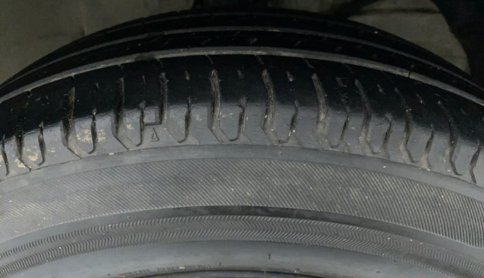 2018 Maruti Dzire VXI, Petrol, Manual, 52,319 km, Right Front Tyre Tread