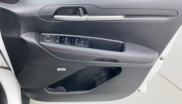 2022 KIA SONET GTX PLUS 1.0 IMT, Petrol, Manual, 13,677 km, Driver Side Door Panels Control