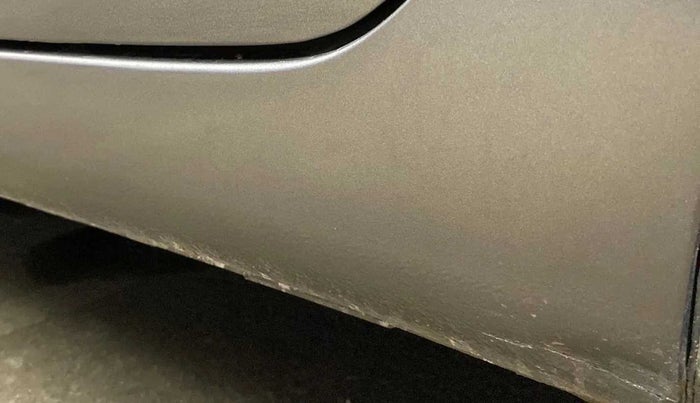 2014 Maruti Swift ZXI, Petrol, Manual, 73,079 km, Left running board - Slightly dented