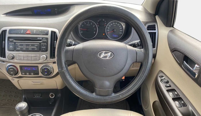 2013 Hyundai i20 MAGNA 1.2, Petrol, Manual, 44,118 km, Steering Wheel Close Up