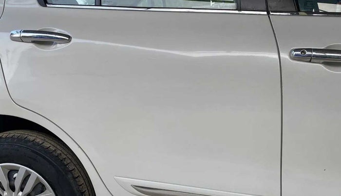 2018 Maruti Dzire VDI, Diesel, Manual, 99,557 km, Right rear door - Minor scratches