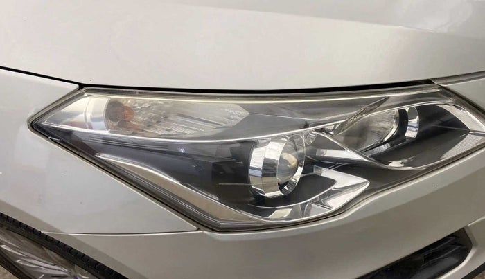 2017 Maruti Ciaz ALPHA 1.4 PETROL, Petrol, Manual, 1,03,786 km, Right headlight - Minor scratches