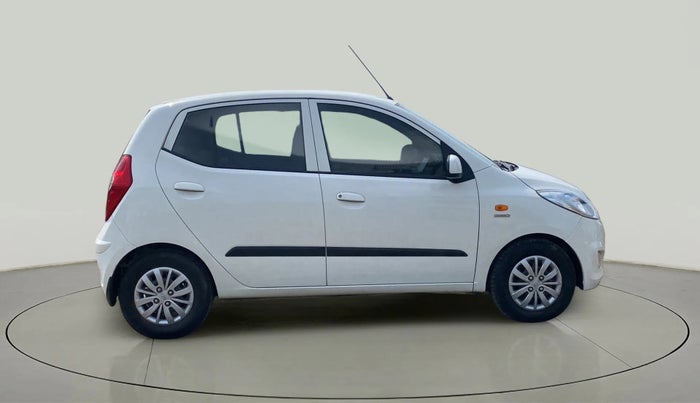 2016 Hyundai i10 SPORTZ 1.1, Petrol, Manual, 27,691 km, Right Side View