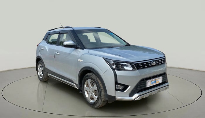 2020 Mahindra XUV300 W6 1.2 PETROL, Petrol, Manual, 16,364 km, Right Front Diagonal