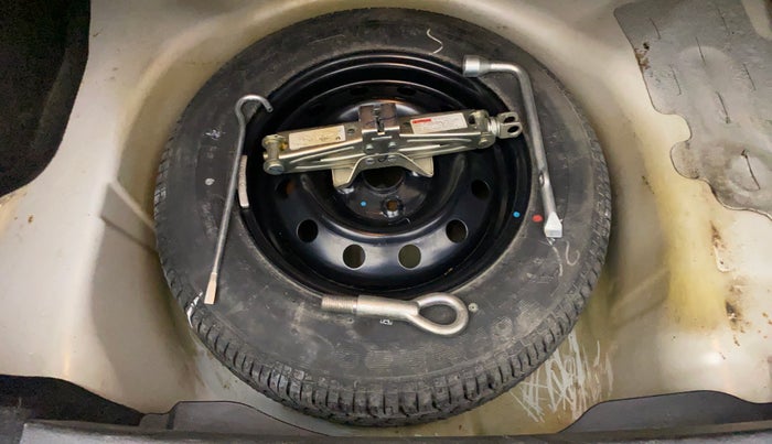 2015 Maruti Swift Dzire VXI, Petrol, Manual, 11,057 km, Spare Tyre