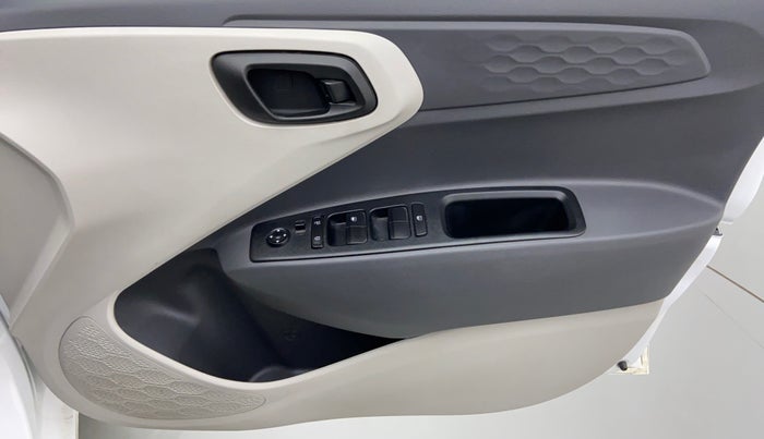 2020 Hyundai AURA S CNG, CNG, Manual, 51,715 km, Driver Side Door Panels Control