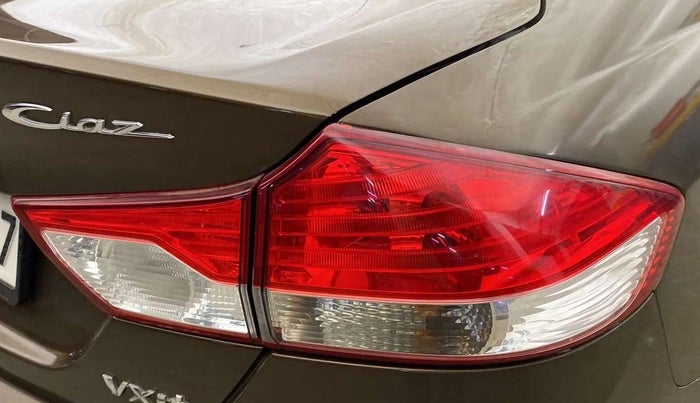 2015 Maruti Ciaz VXI+AT, Petrol, Automatic, 70,166 km, Right tail light - Minor scratches