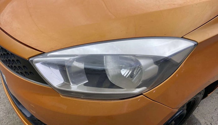 2016 Tata Tiago XT PETROL, CNG, Manual, 86,564 km, Left headlight - Headlight parking bulb fused