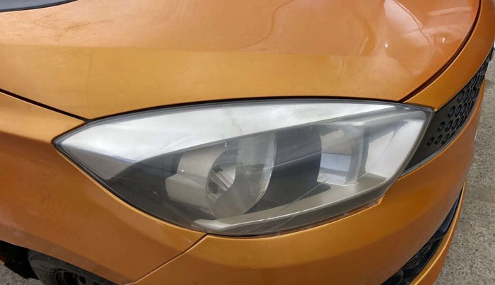 2016 Tata Tiago XT PETROL, CNG, Manual, 86,564 km, Right headlight - Minor scratches