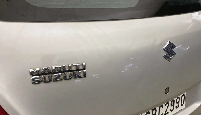 2015 Maruti Swift LXI, CNG, Manual, 48,743 km, Dicky (Boot door) - Slightly dented