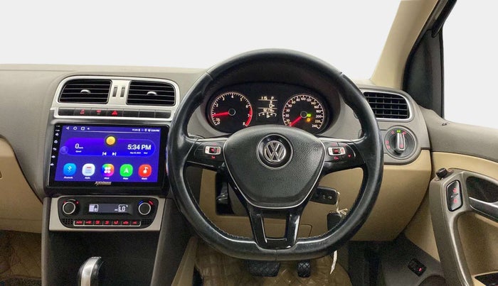 2016 Volkswagen Vento HIGHLINE PETROL AT, Petrol, Automatic, 92,165 km, Steering Wheel Close Up