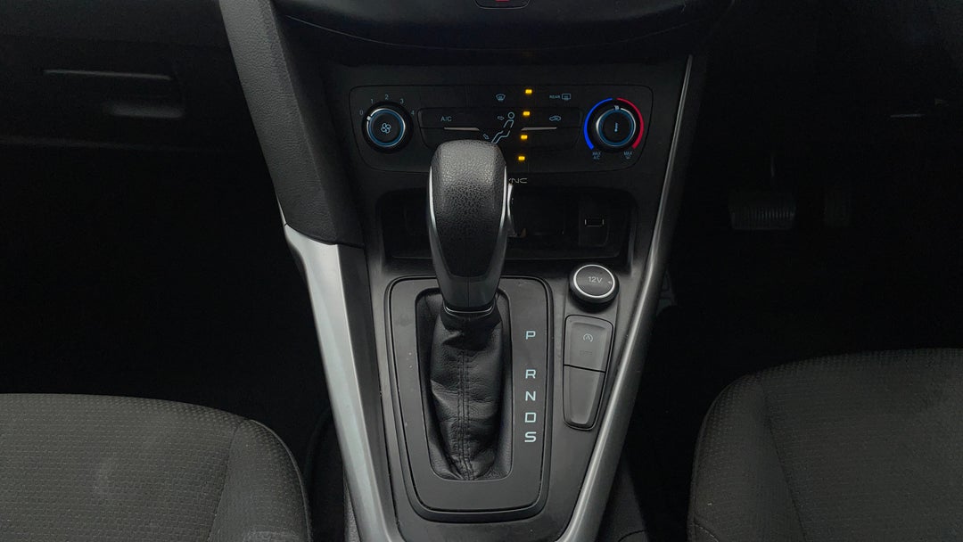 2017 Ford Focus Trend, Automatic, 77037 km, Gear Lever 