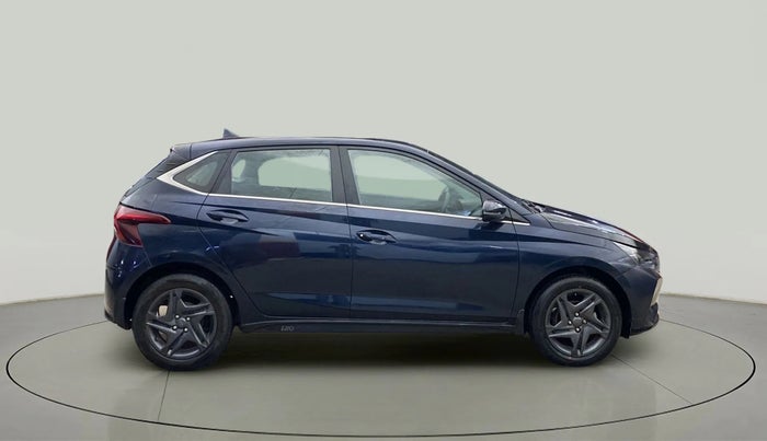 2022 Hyundai NEW I20 SPORTZ 1.2 MT, Petrol, Manual, 25,816 km, Right Side View