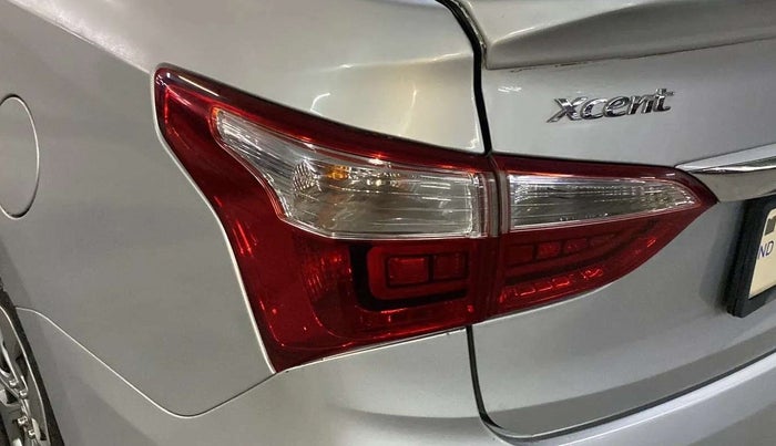 2018 Hyundai Xcent S 1.2, Petrol, Manual, 99,979 km, Left tail light - Minor damage