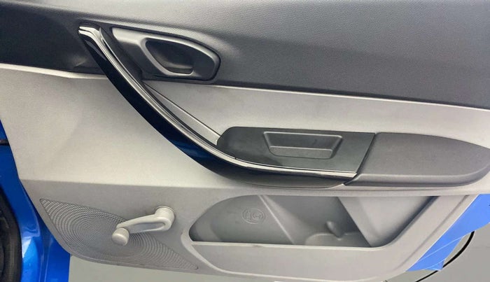 2020 Tata Tiago XE PETROL, Petrol, Manual, 21,847 km, Driver Side Door Panels Control