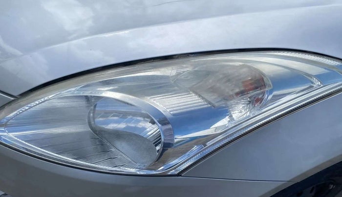 2014 Maruti Swift VDI, Diesel, Manual, 1,08,417 km, Left headlight - Headlight parking bulb fused