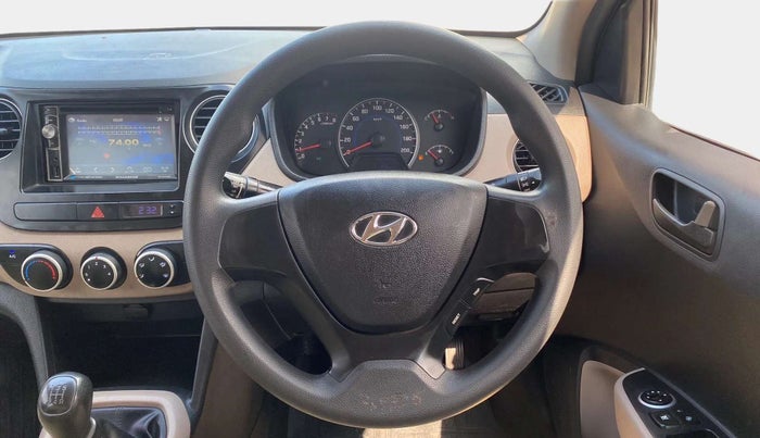 2016 Hyundai Grand i10 MAGNA 1.2 KAPPA VTVT, Petrol, Manual, 98,720 km, Steering Wheel Close Up