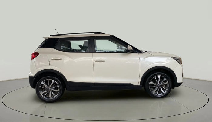 2021 Mahindra XUV300 W8 (O) 1.5 DIESEL, Diesel, Manual, 34,981 km, Right Side View