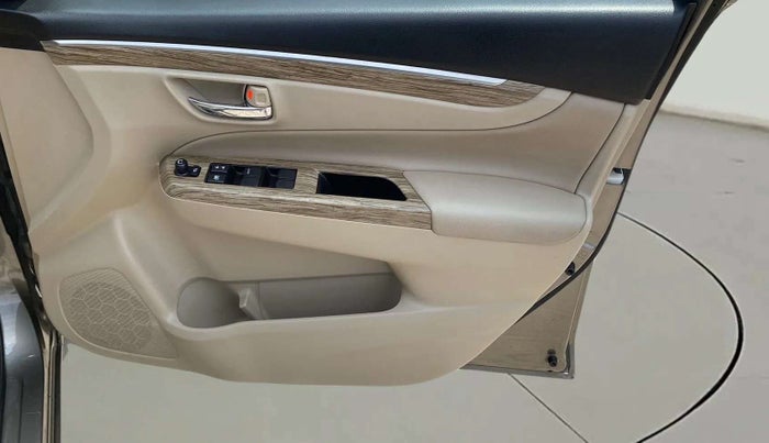 2021 Maruti Ciaz ALPHA  AT 1.5 SHVS PETROL, Petrol, Automatic, 43,395 km, Driver Side Door Panels Control