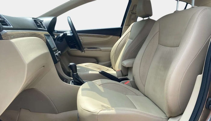 2021 Maruti Ciaz ALPHA  AT 1.5 SHVS PETROL, Petrol, Automatic, 43,395 km, Right Side Front Door Cabin