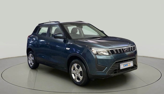 2022 Mahindra XUV300 W6 1.2 PETROL AMT, Petrol, Automatic, 7,200 km, Right Front Diagonal