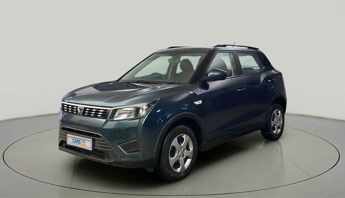 2022 Mahindra XUV300 W6 1.2 PETROL AMT, Petrol, Automatic, 7,200 km, Left Front Diagonal