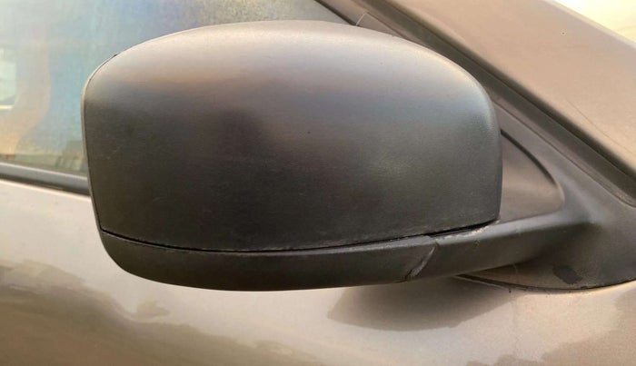 2018 Renault Kwid RXT 1.0 AMT (O), Petrol, Automatic, 34,107 km, Right rear-view mirror - Cover has minor damage