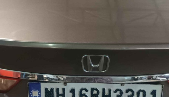 2015 Honda City 1.5L I-VTEC V MT, Petrol, Manual, 96,115 km, Dicky (Boot door) - Slightly dented