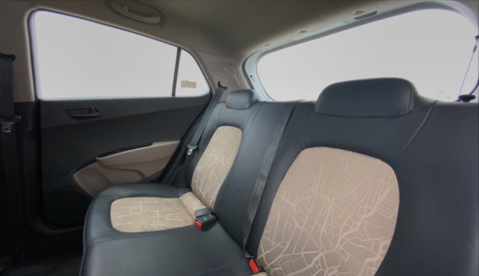 2019 Hyundai Grand i10 MAGNA 1.2 KAPPA VTVT, Petrol, Manual, 4,031 km, Right Side Door Cabin View