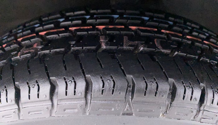 2017 Maruti Alto K10 VXI P, Petrol, Manual, 39,799 km, Left Front Tyre Tread
