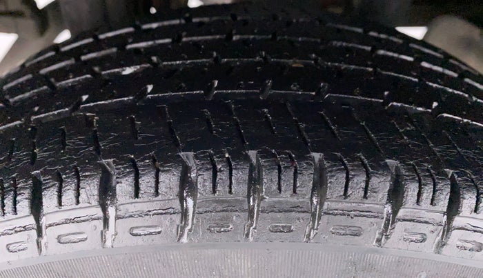 2017 Maruti Alto K10 VXI P, Petrol, Manual, 39,799 km, Right Rear Tyre Tread