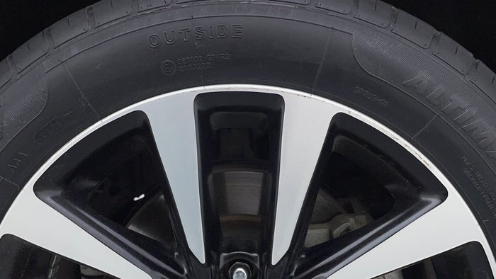 NISSAN ALTIMA-Tyre RHS-Front Alloy scratched