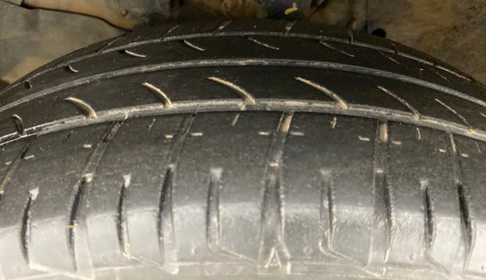 2014 Honda City S MT PETROL, Petrol, Manual, 1,00,009 km, Left Front Tyre Tread