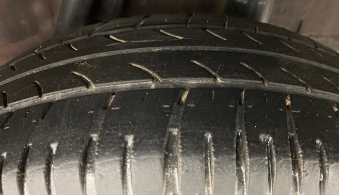 2014 Honda City S MT PETROL, Petrol, Manual, 1,00,009 km, Left Rear Tyre Tread