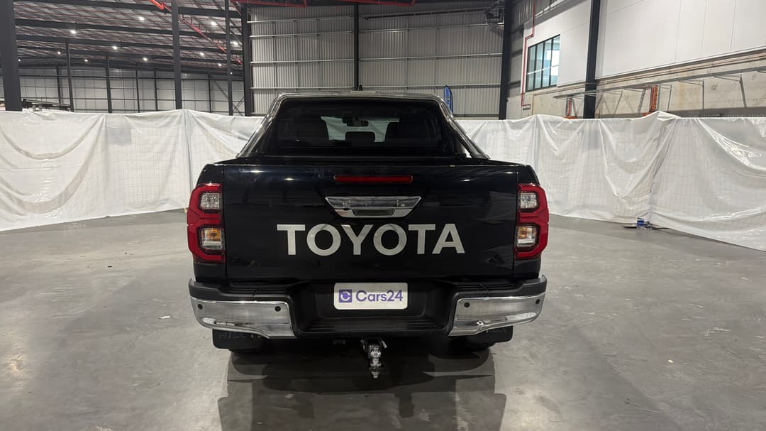 2022 Toyota Hilux Sr5 (4x4), Automatic, 65017 km, Back/Rear View