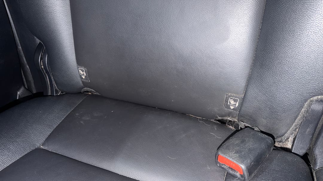 2022 Toyota Hilux Sr5 (4x4), Automatic, 65017 km, Child Seat Anchor Points