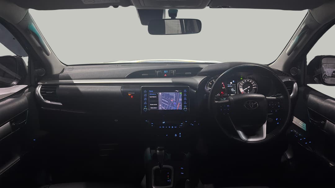 2022 Toyota Hilux Sr5 (4x4), Automatic, 65017 km, Dashboard View