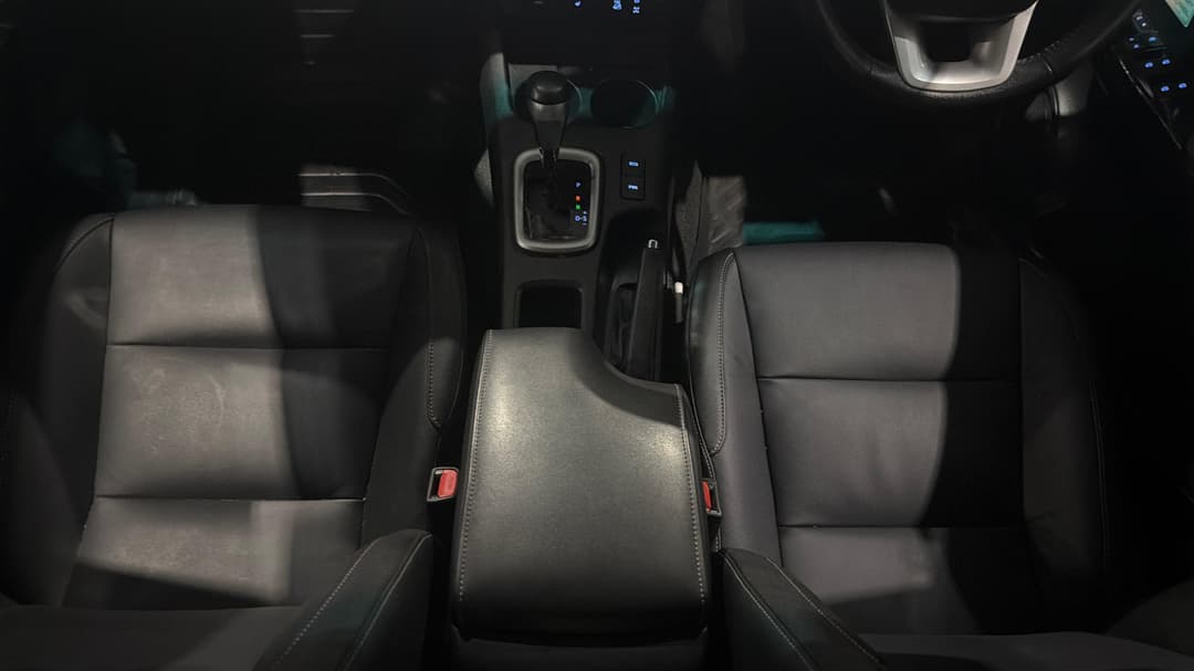 2022 Toyota Hilux Sr5 (4x4), Automatic, 65017 km, Center Console