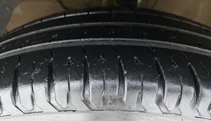 2018 Maruti Dzire VXI, Petrol, Manual, 22,359 km, Left Front Tyre Tread