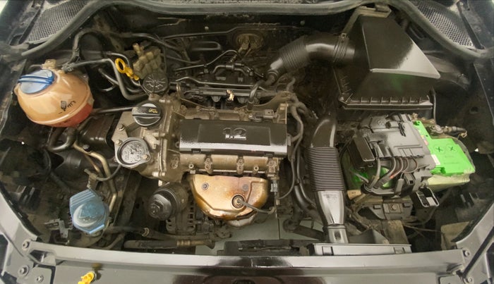 2014 Volkswagen Polo HIGHLINE1.2L, Petrol, Manual, 46,222 km, Open Bonet