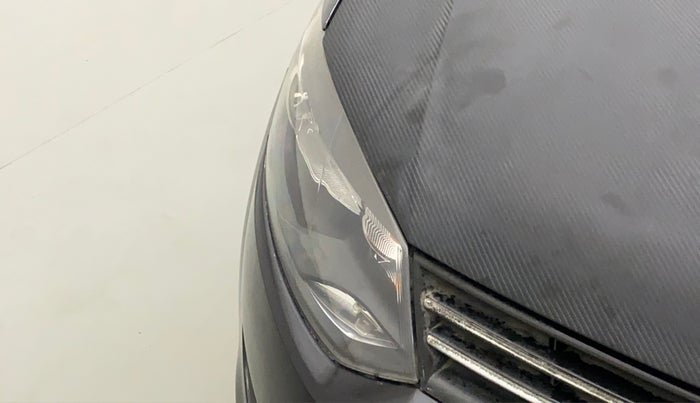 2014 Volkswagen Polo HIGHLINE1.2L, Petrol, Manual, 46,222 km, Right headlight - Faded