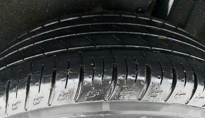 2018 Maruti Vitara Brezza ZDI, Diesel, Manual, 24,620 km, Left Rear Tyre Tread