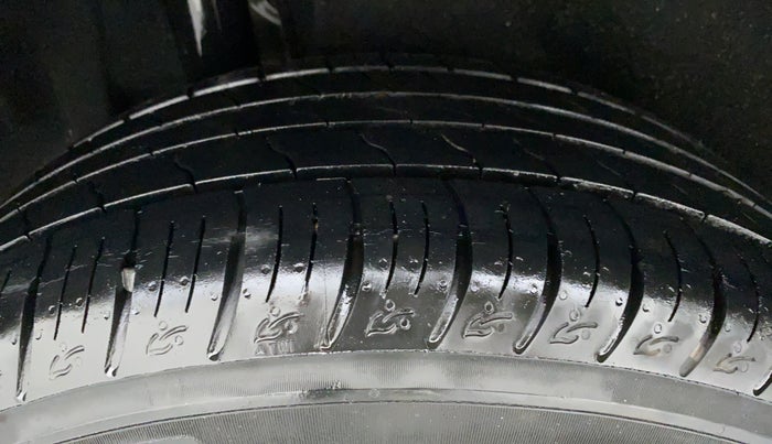 2018 Maruti Vitara Brezza ZDI, Diesel, Manual, 24,620 km, Right Rear Tyre Tread